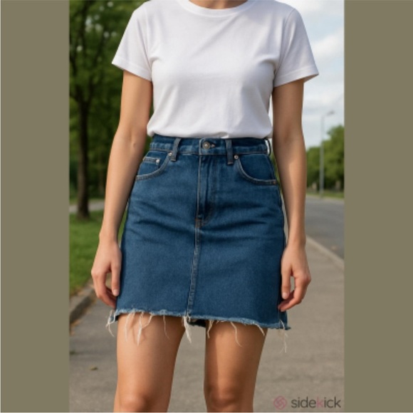 H&M Denim Skirt - Picture 1 of 3